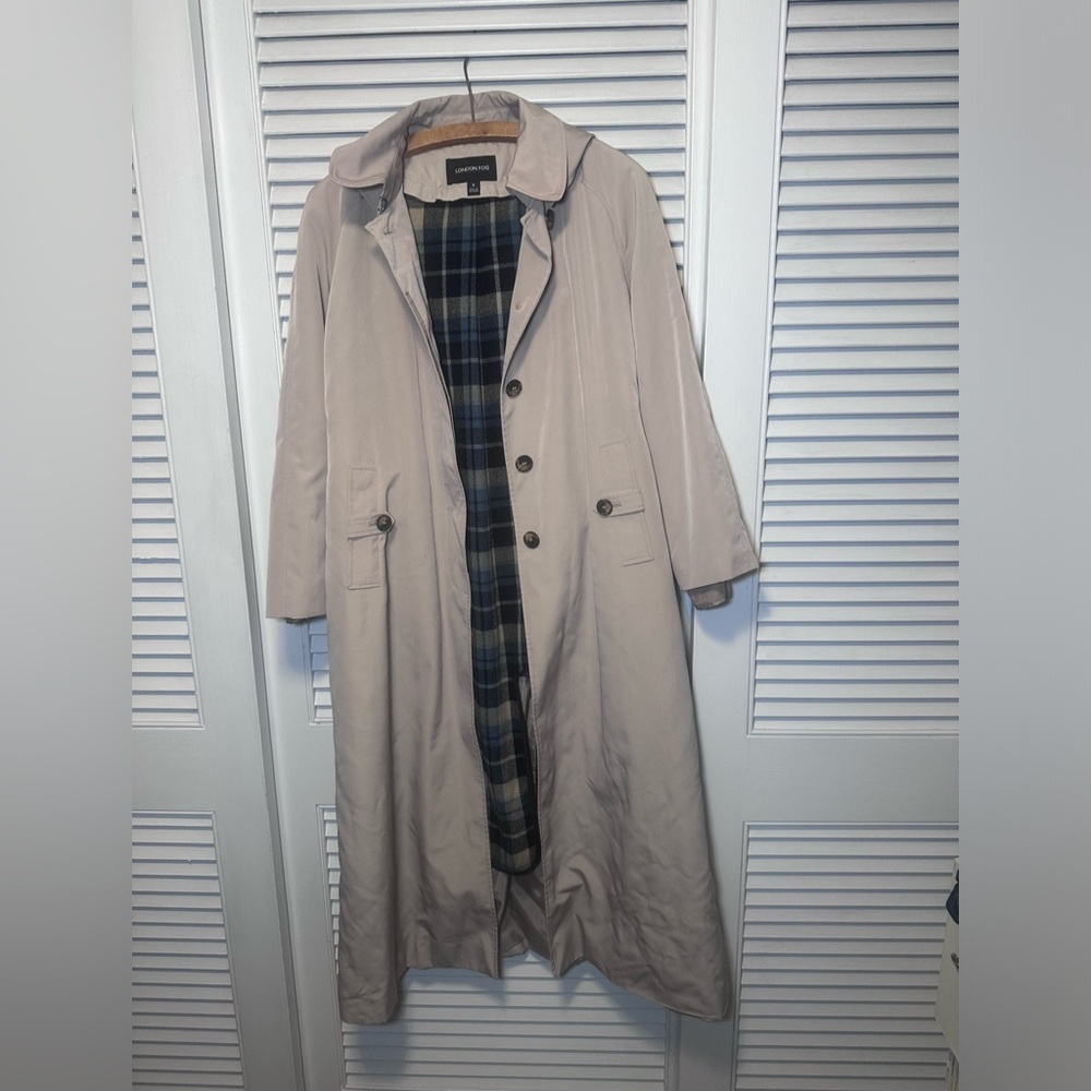 London Fog Water Resistant Trench Coat Size 8 With Plaid Liner